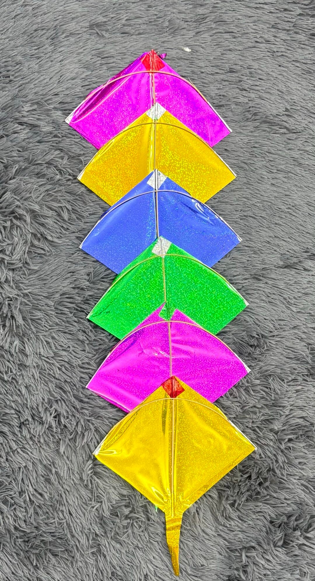 Small decorating kites (mixed colors)